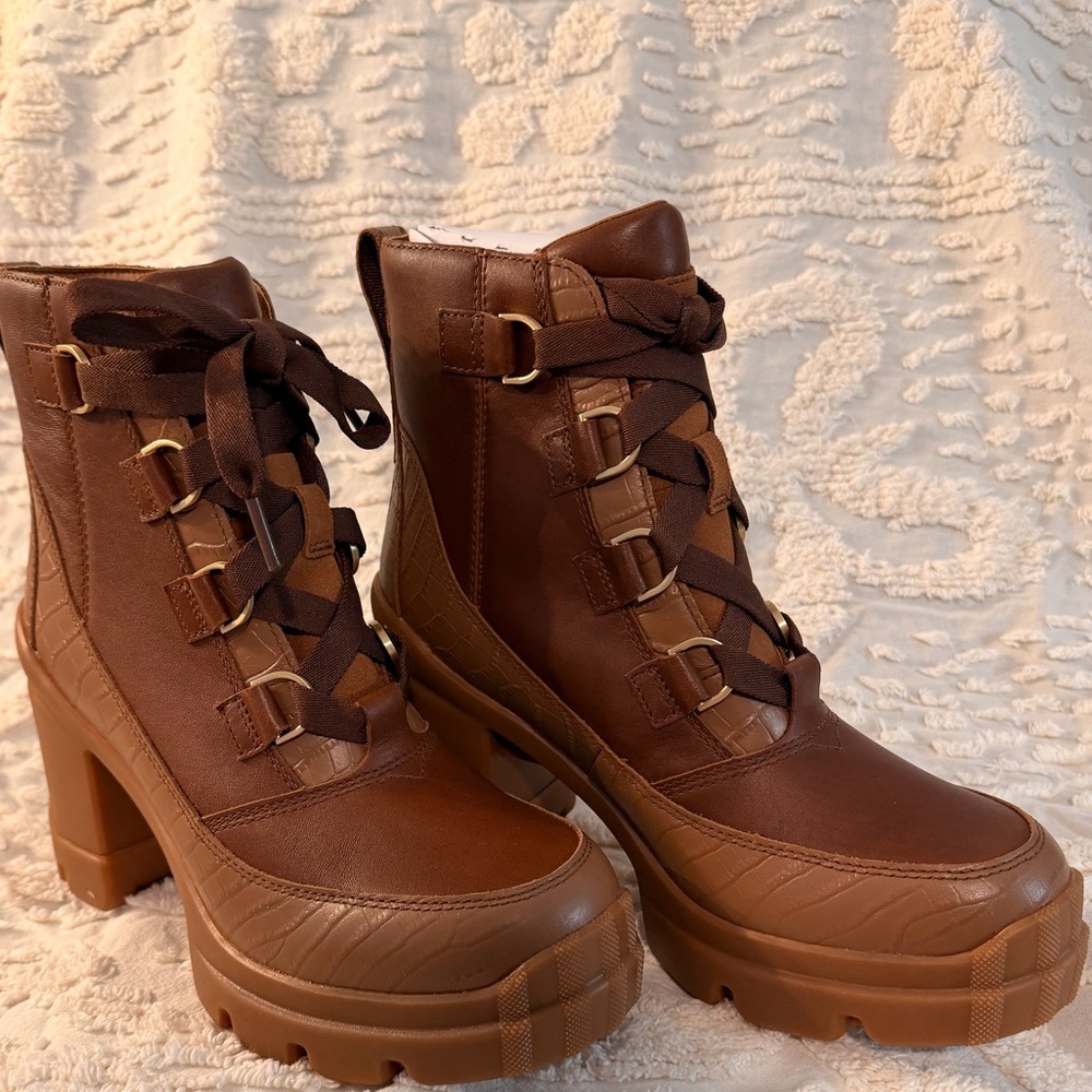 Sorel Brown Lace-Up Platform Boots #557